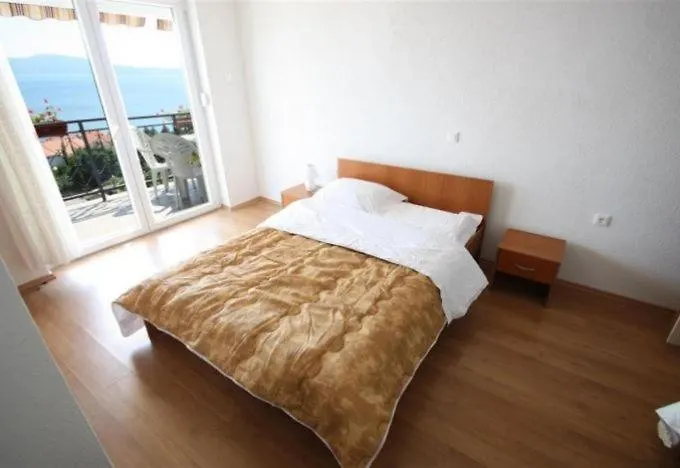 With A Parking Space - 11423