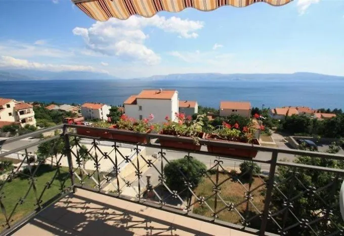 Appartamento With A Parking Space - 11423 Novi Vinodolski